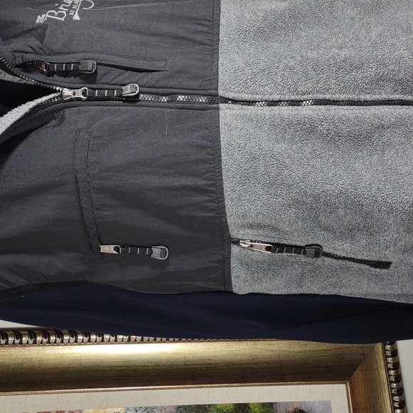 Outer Boundary Nylon/Fleece Vest - Picture 4 of 9